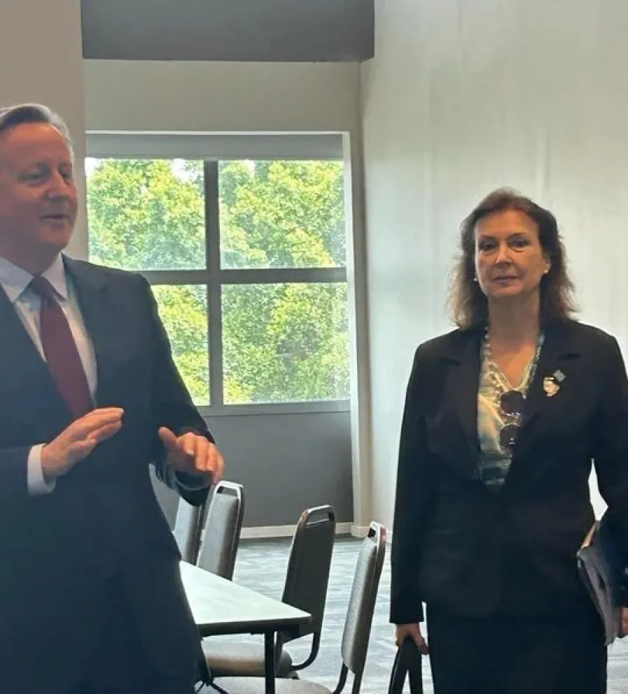 Cambio de estrategia: Mondino ratificó la soberanía de Malvinas frente a Cameron y condenó su visita