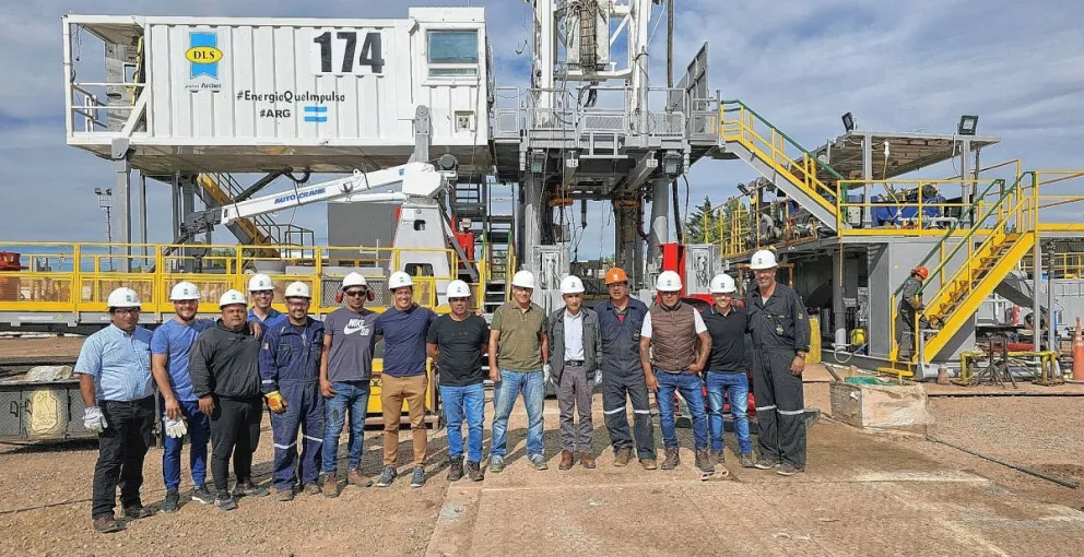 Llugdar encabezó visita al Perforador DLS 174 que subirá al Yacimiento
