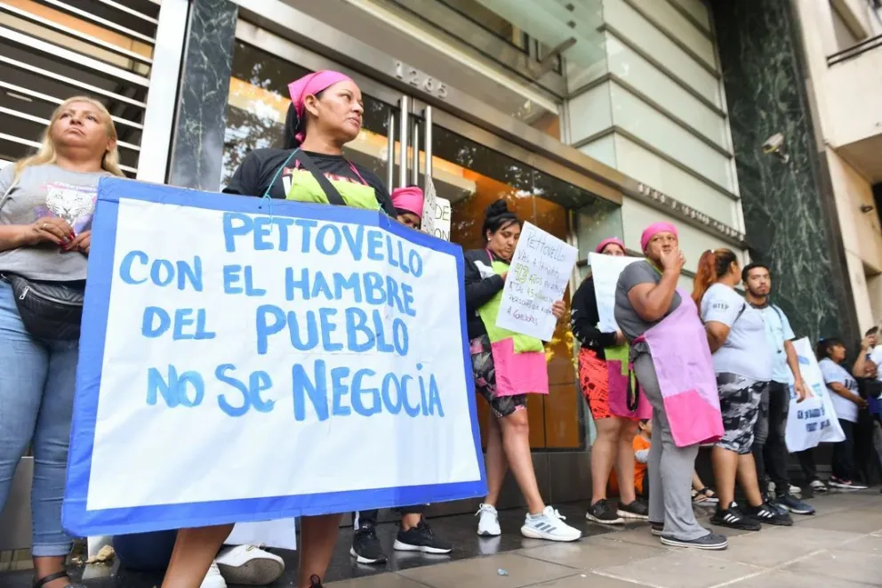 Organizaciones sociales sellaron la unidad y realizarán 500 cortes en todo el país por alimentos