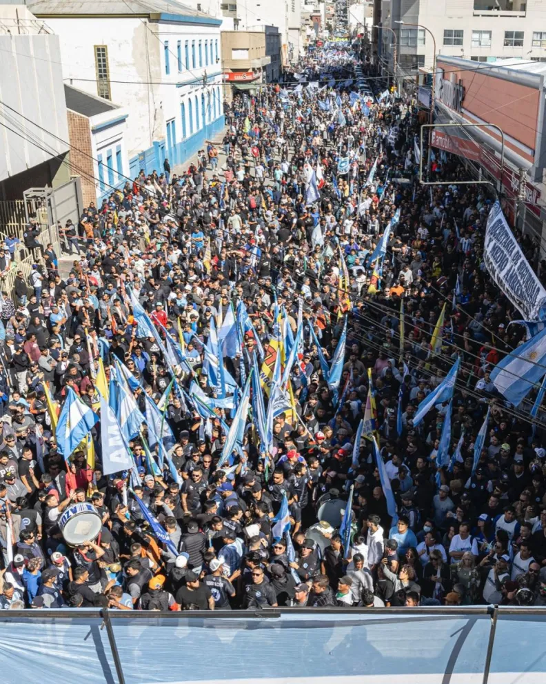 Ávila: “Este es un Aniversario triste, si se va YPF muchas PyMEs van a desaparecer”