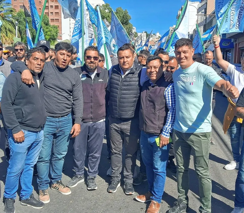 Petroleros Jerárquicos participó de la movilización en defensa de los derechos de los trabajadores