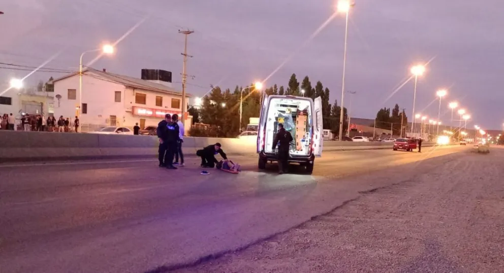 Joven de 26 años fue atropellado mientras cruzaba la avenida Yrigoyen en barrio Industrial