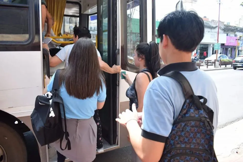 Proponen la creación del pasaje gratuito para estudiantes de todo el país