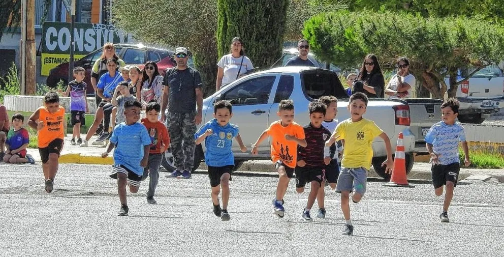 Los chicos festejaron el cumpleaños de Comodoro