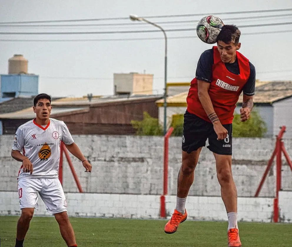 Torneo amistoso de primera en cancha de Roca