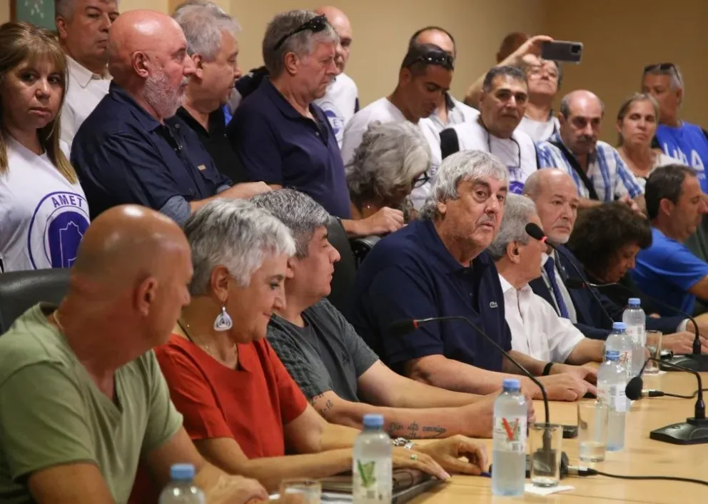 Gremios docentes realizarán un paro nacional el lunes tras la fallida negociación salarial