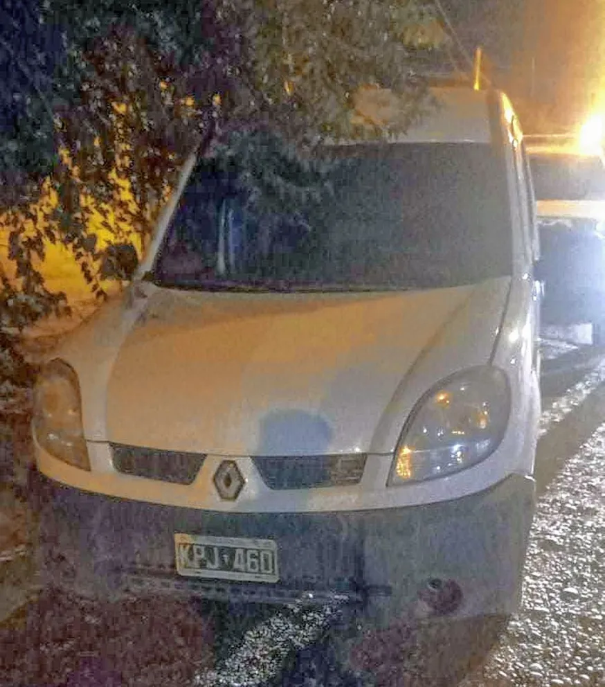 Le robaron el vehículo a un repartidor desde el exterior de un negocio y la policía dice que lo recuperó