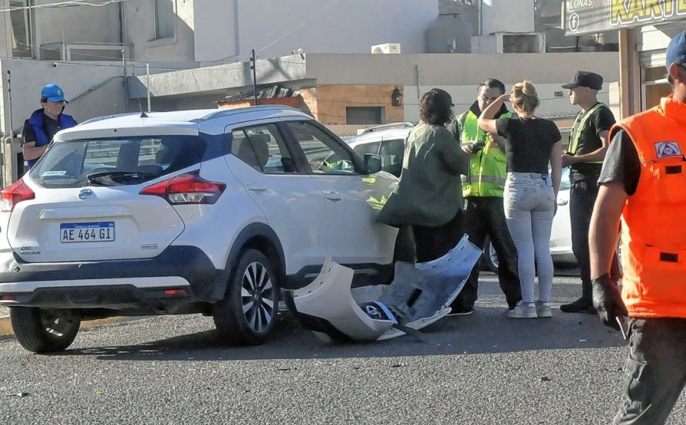 Choque con motociclista lesionado en avenida Kennedy y calle Del Trabajo en barrio Juan XXIII