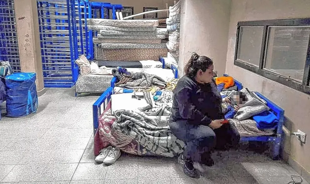 La mujer desalojada de la casa del IPV junto a sus hijos con discapacidades sigue en una situación preocupante
