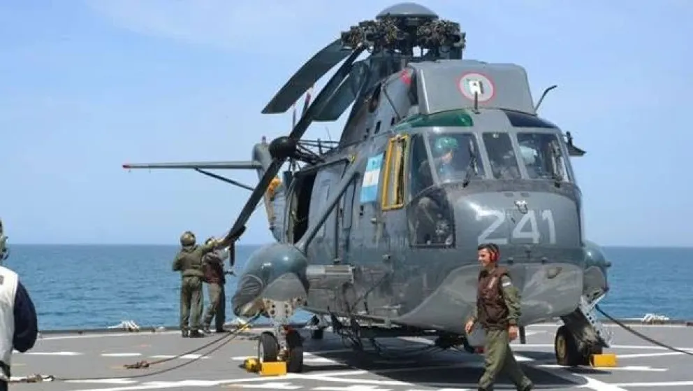 Un helicóptero de la Armada sufrió daños mientras operaba en la Antártida