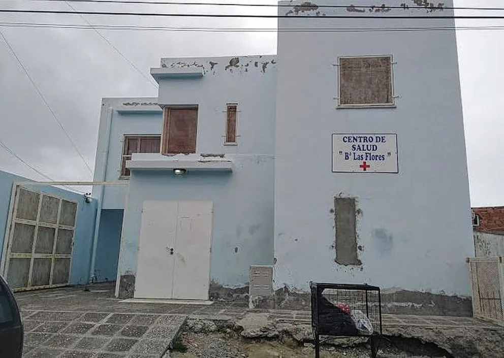 Vecinos de Las Flores reclaman por profesionales médicos para el CAPS del barrio