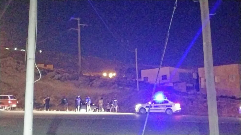 Fue sincero diciendo que había consumido alcohol, pero después se puso furioso con la policía y amenazó con un cuchillo: Terminó preso