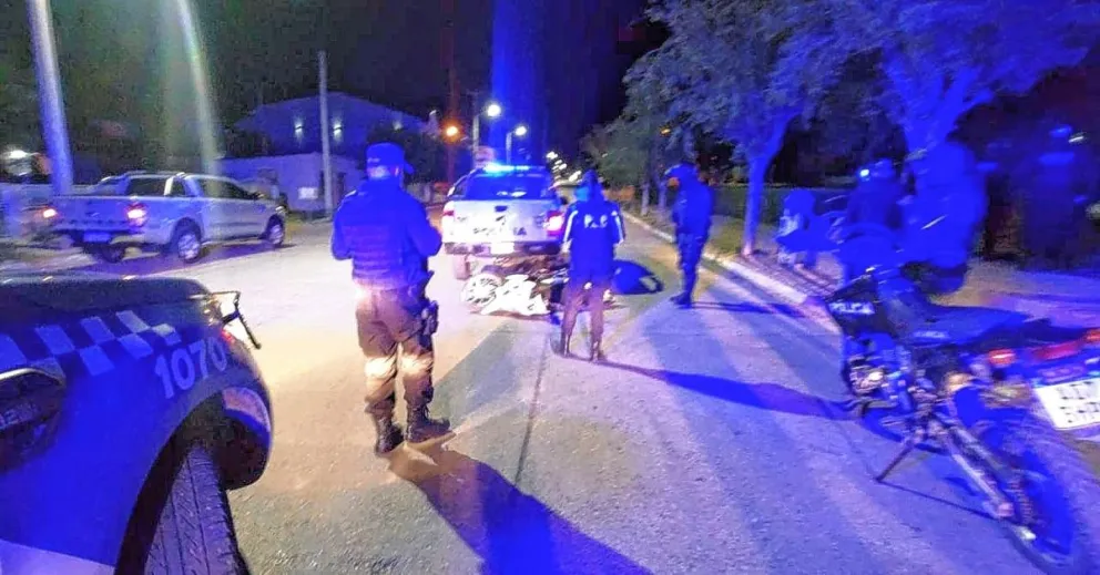 Detienen a un motociclista que embistió a un policía al tratar de darse a la fuga