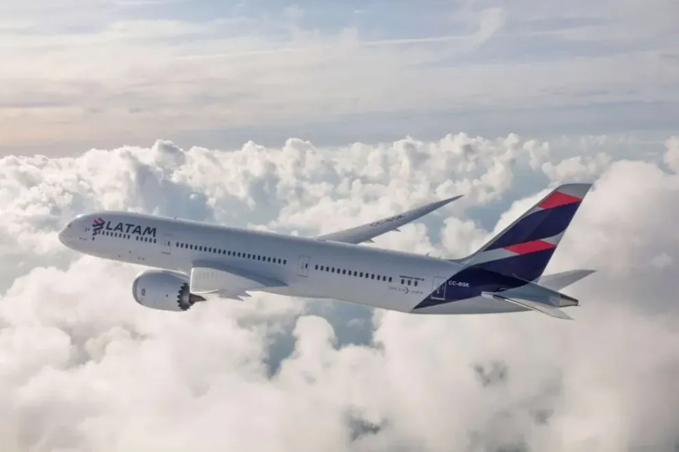 Más de 50 heridos por un "incidente técnico" en un avión de Latam que viajaba a Santiago de Chile