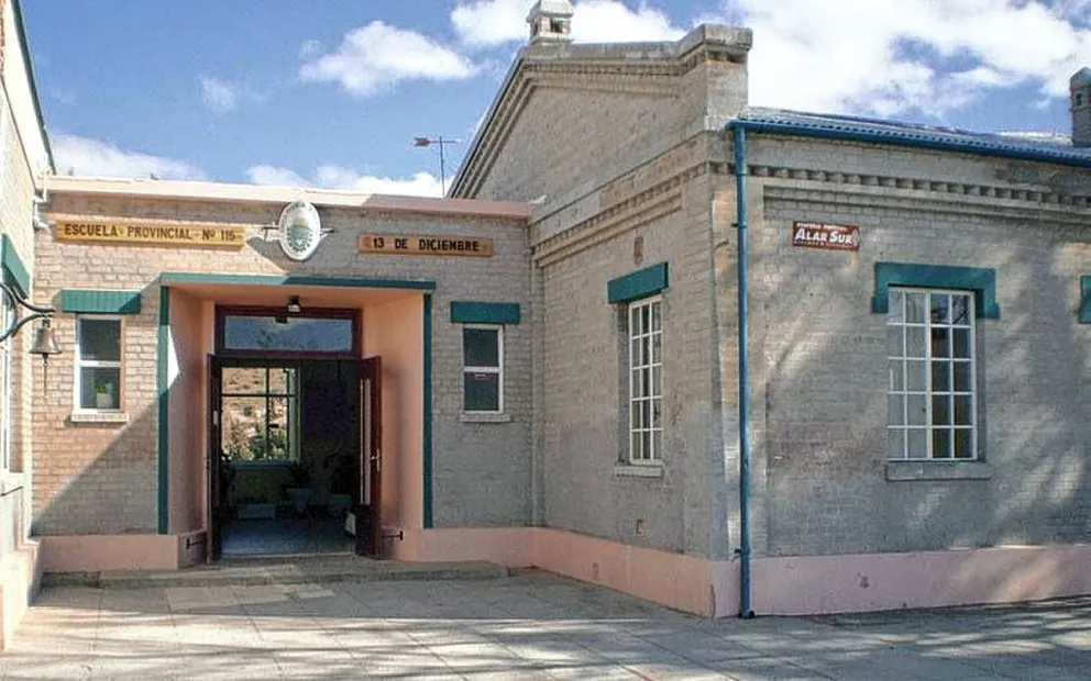 Escuela 115 de Diadema: Los docentes no quieren cubrir los cargos por la distancia