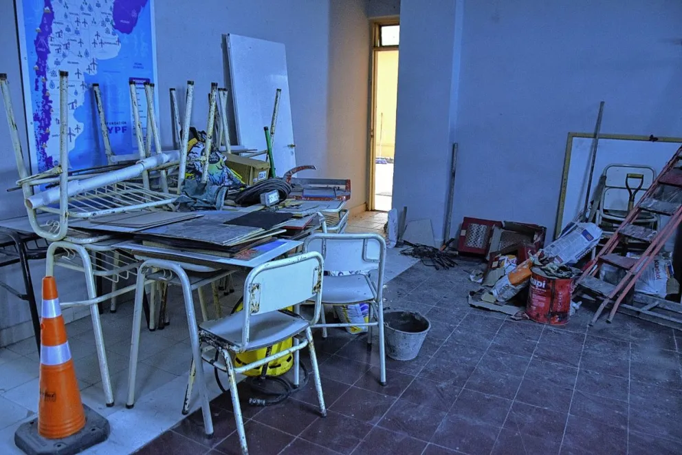 Mientras refaccionan la Escuela 7717, los alumnos tienen clases presenciales rotativas en la Nº 169