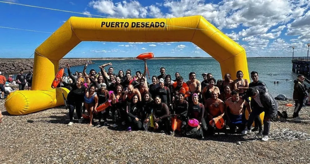 Comodorenses disfrutaron la XV Edición Cruce de la Ría “Alejandro Sánchez”