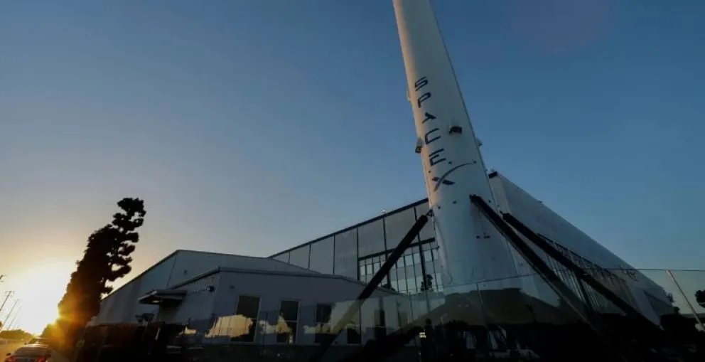 SpaceX está construyendo una red de satélites espía para agencia de inteligencia