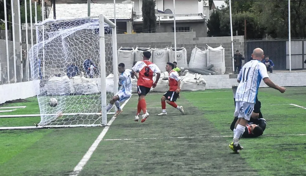 Saavedra superó a Sarmiento y es único líder