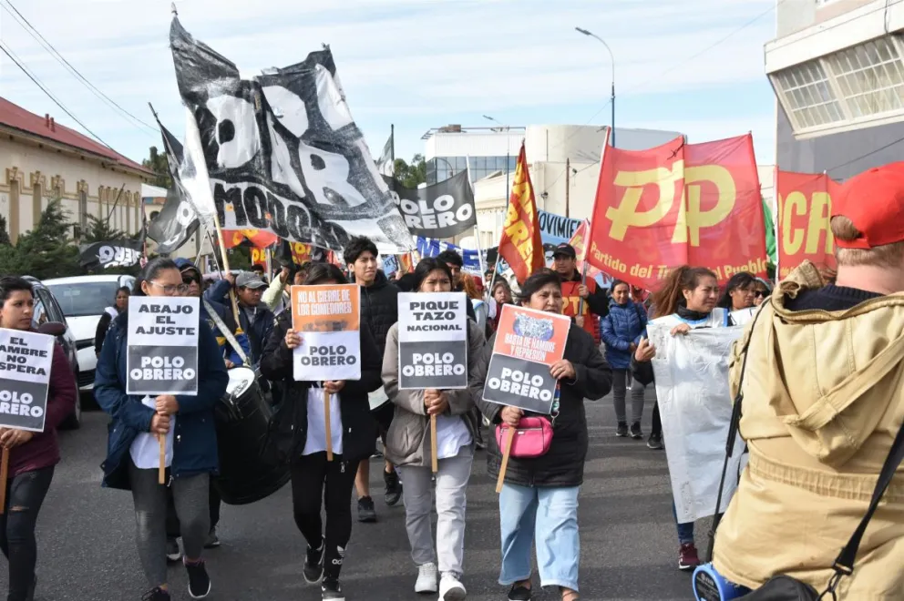 Organizaciones sociales se movilizaron en contra del “salvaje ajuste” de Milei