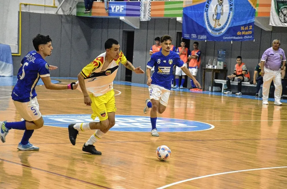 Argentina sigue con total contundencia