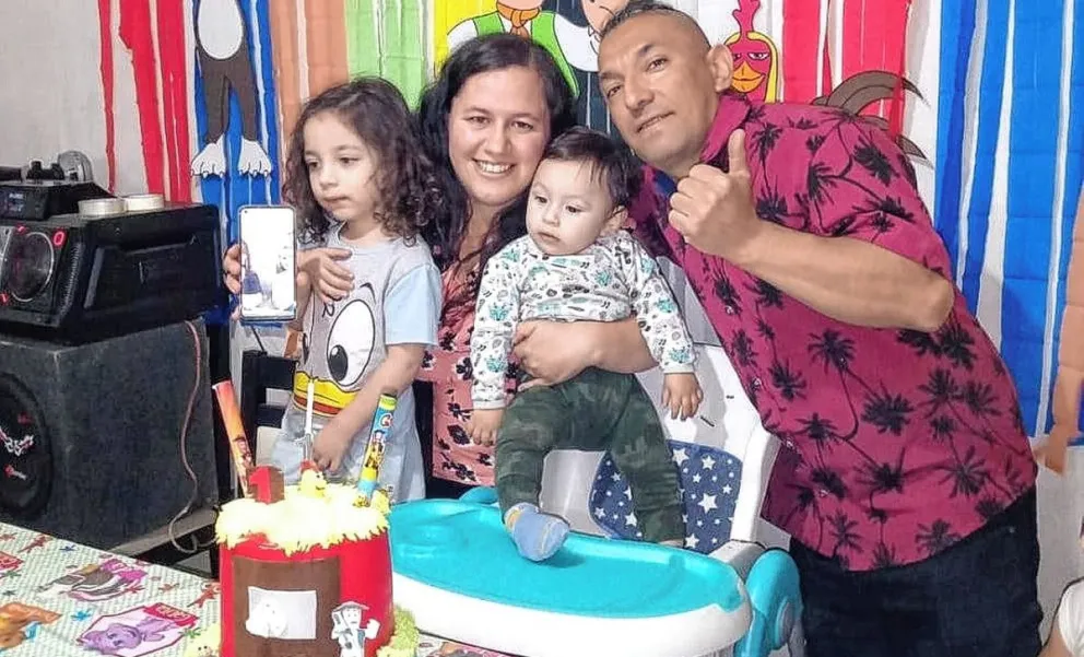 Es de Comodoro, se fue a Mendoza a buscar trabajo y tuvo un ACV: Su familia recauda fondos para ayudar a su mujer y sus 3 hijos
