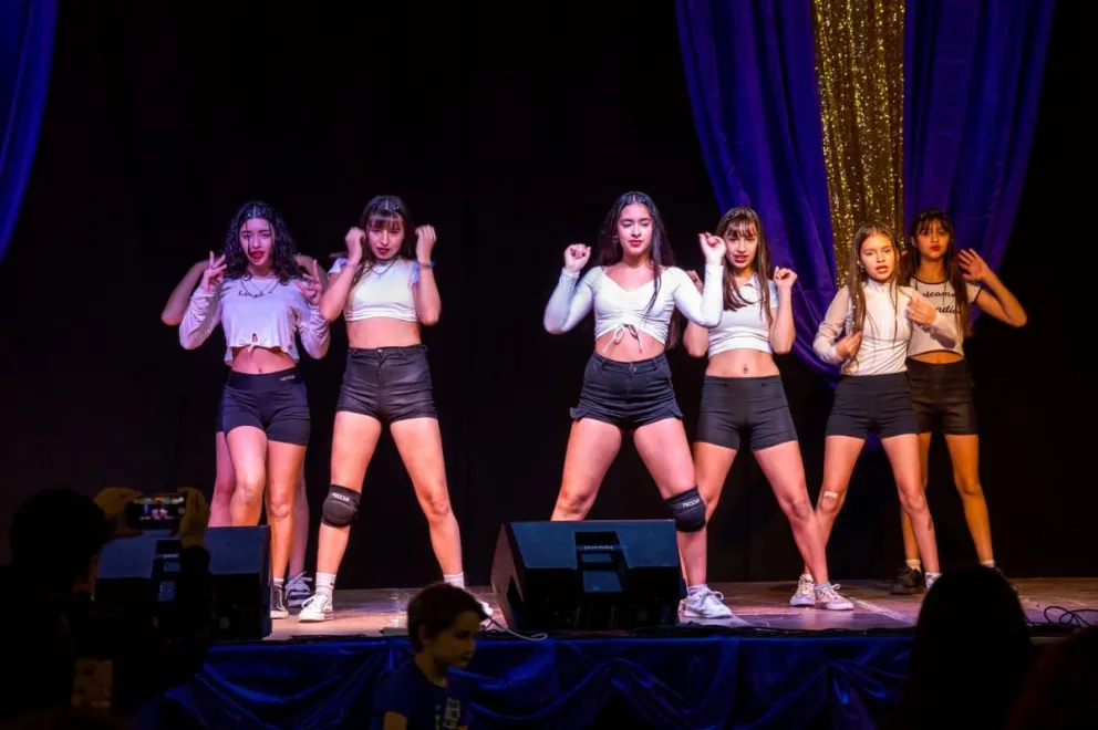 Multifacética y atractiva Expo Día de la Mujer en Cañadón Seco