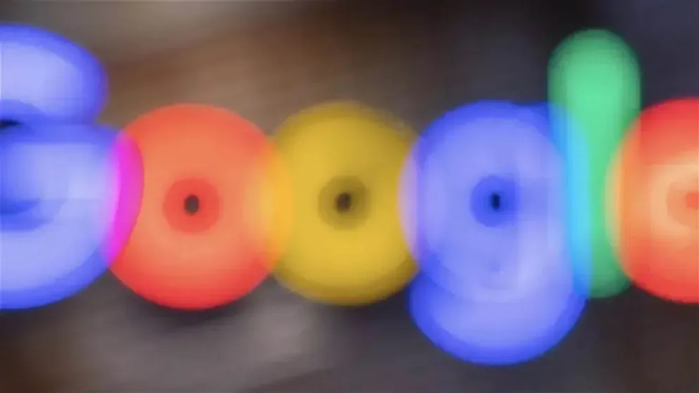 Multa millonaria a Google por usar noticias de medios franceses para entrenar a su IA