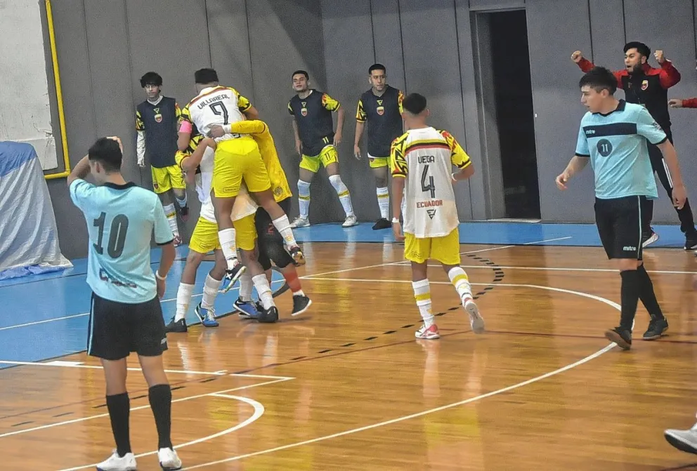 Argentina va por el paso a la final