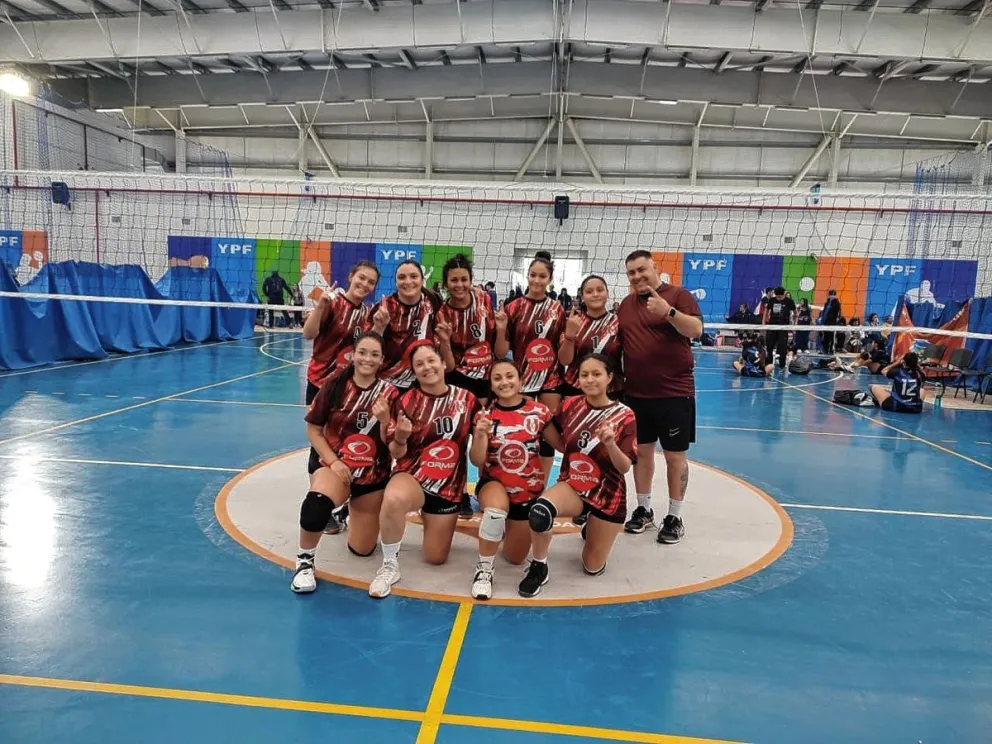 Domingo Savio ganó todo en el Torneo Comercial de Voleibol