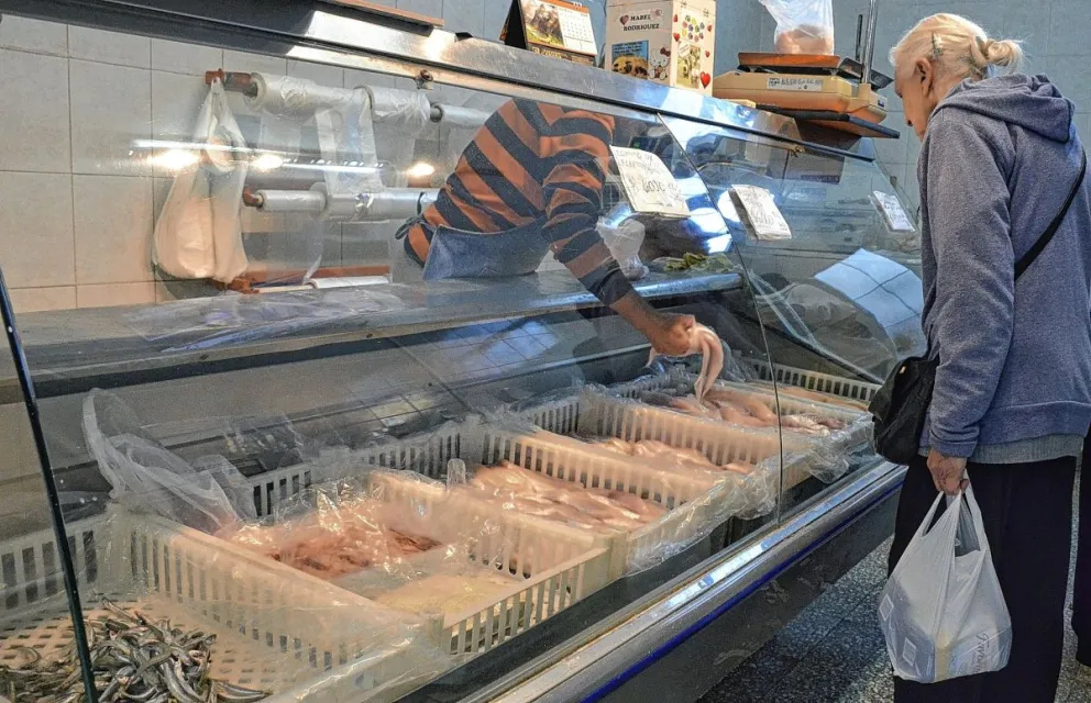 Las pescaderías de la ciudad se preparan para las ventas de Semana Santa