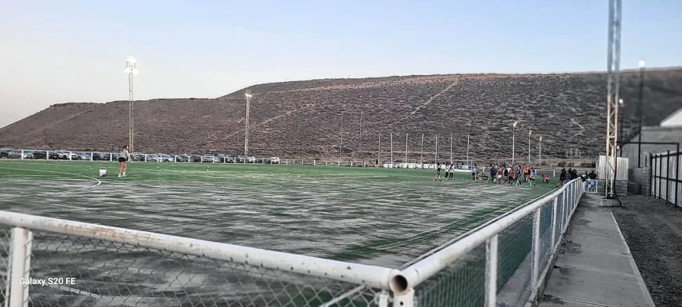 Chenque RC inaugura su cancha de hockey