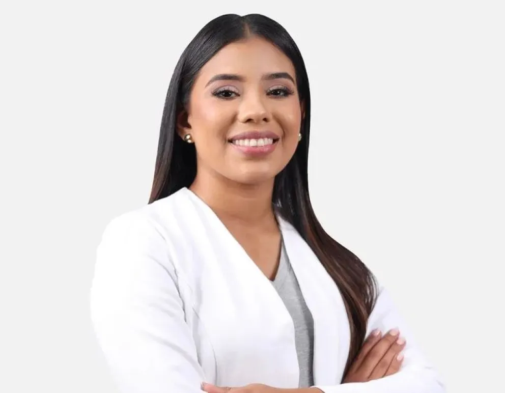 La alcaldesa más joven de Ecuador murió a tiros junto a un asesor, mientras la violencia se apodera de país