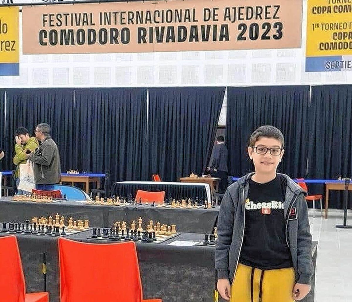 Faustino Oro de 10 años derrotó al N° 1 del mundo