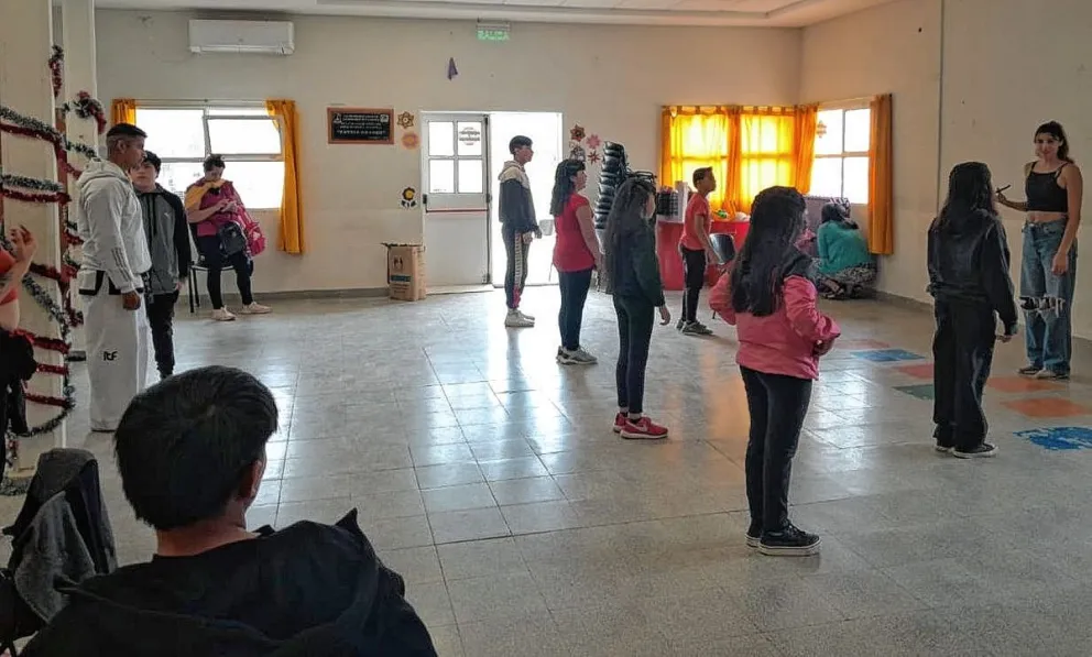 Hoy realizarán una jornada de peluquería  solidaria en el Espacio Sociocultural Patria Grande