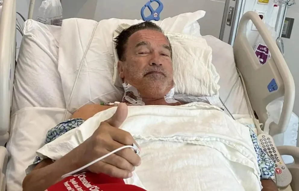 Le colocaron un marcapasos a Arnold Schwarzenegger: “Me operaron para convertirme un poco más en máquina”