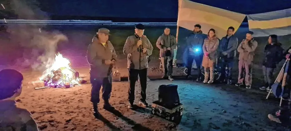 Invitan a la vigilia por Malvinas en la playa de Rada Tilly