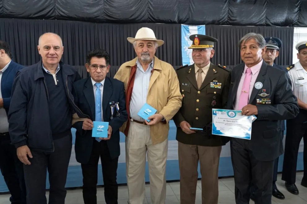 Entregaron medallas de honor a los ex combatientes de Malvinas
