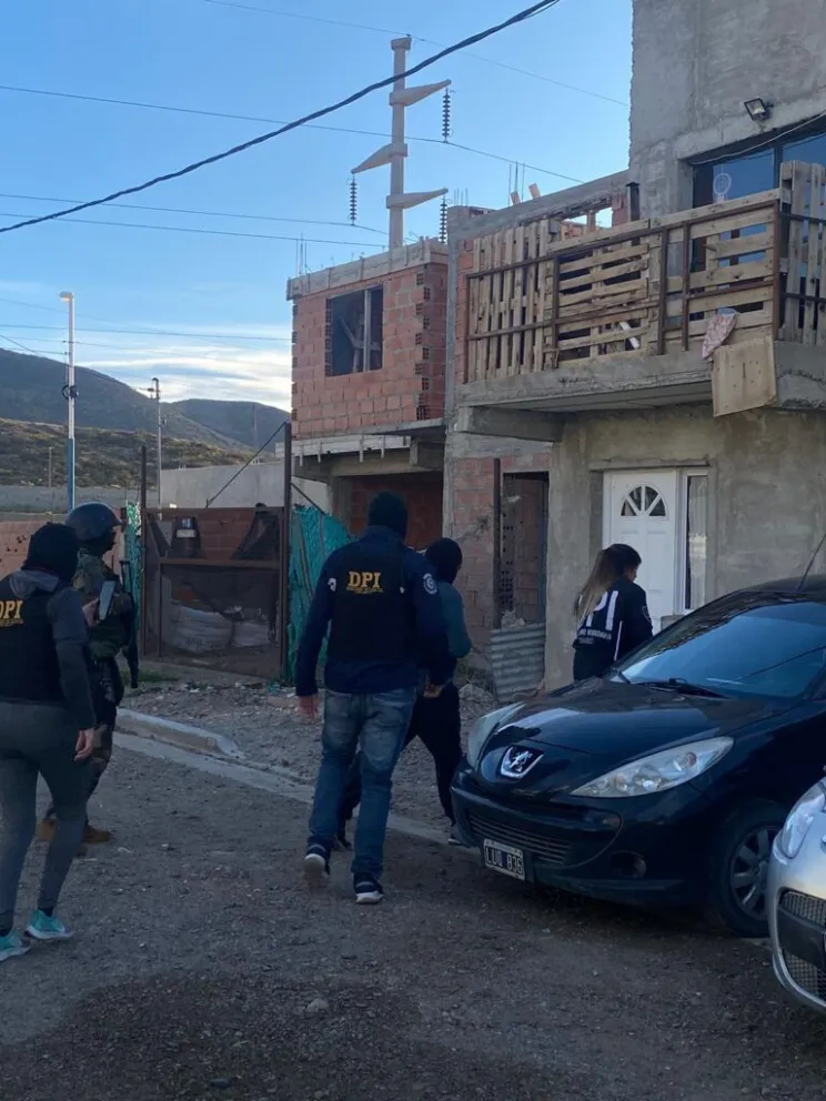Agresión a balazos derivó en cuatro allanamientos, detenciones y secuestros