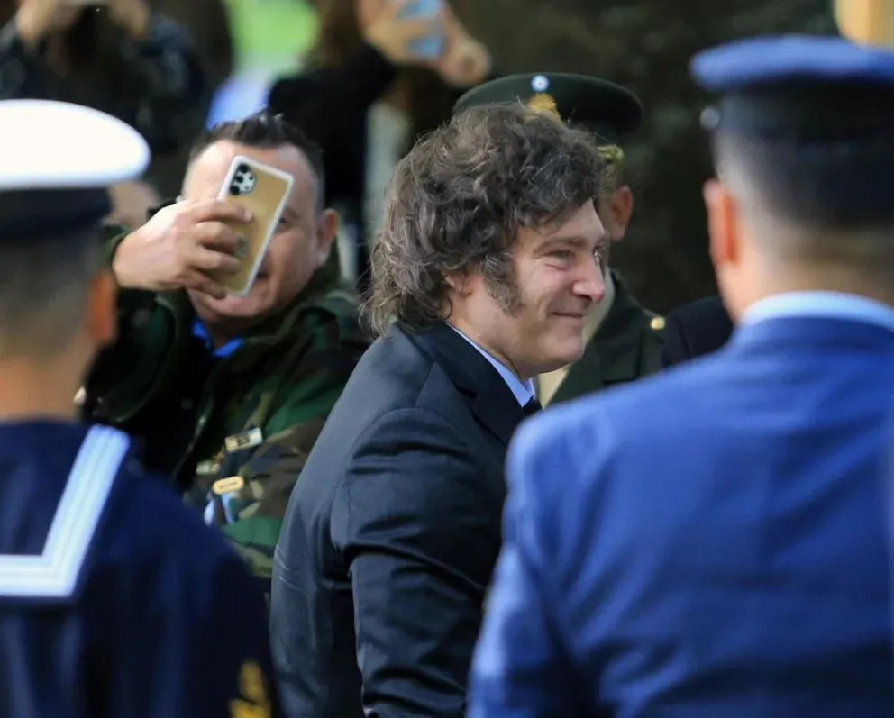 Milei encabezó el acto por la Guerra de Malvinas y pidió inaugurar "una nueva era de reconciliación con las Fuerzas Armadas"