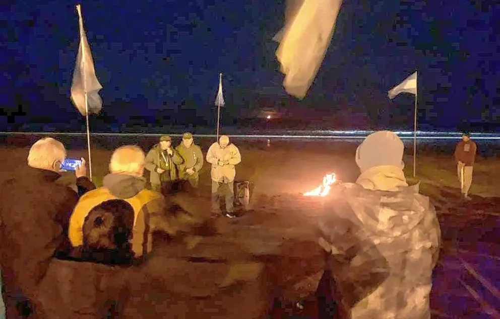 En Rada Tilly también se realizó la vigilia en honor a los héroes de Malvinas