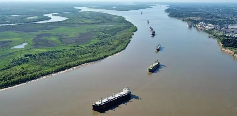 Argentina y Paraguay avanzan en mejoras para la navegabilidad de la Hidrovía Paraguay-Paraná