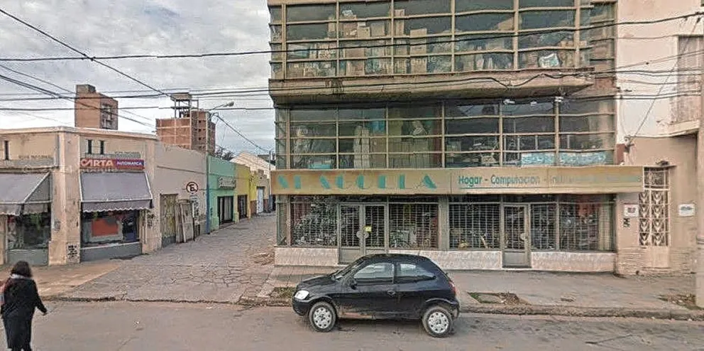 Hicieron “boquete” en céntrico comercio de Trelew y se llevaron gran suma de dinero de caja fuerte