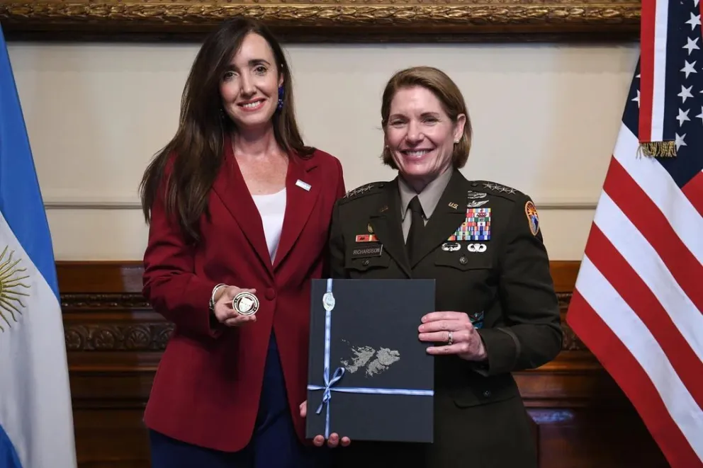Villarruel recibió a Richardson en el Senado