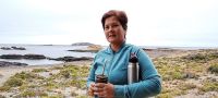 Es docente jubilada, estudió para chef y hora trabaja como cocinera en el Parque Patagonia Azul de Camarones