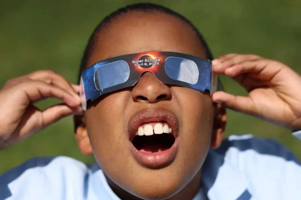 El eclipse total de sol deslumbró a millones de personas en Norteamérica