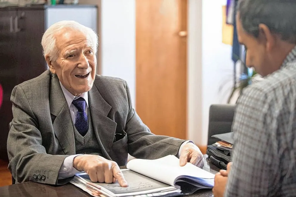 El ingeniero Jorge Sendra presentó proyectos para el desarrollo local al viceintendente Maximiliano Sampaoli