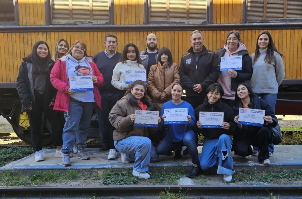 Comodoro Turismo reconoció a estudiantes universitarios por su participación en el Festín de Sabores
