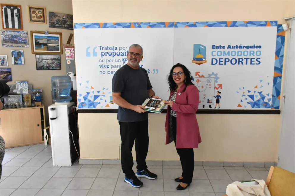 La gobernadora de Puerto Aysén, Andrea Palma, promueve vínculos con el deporte de Comodoro