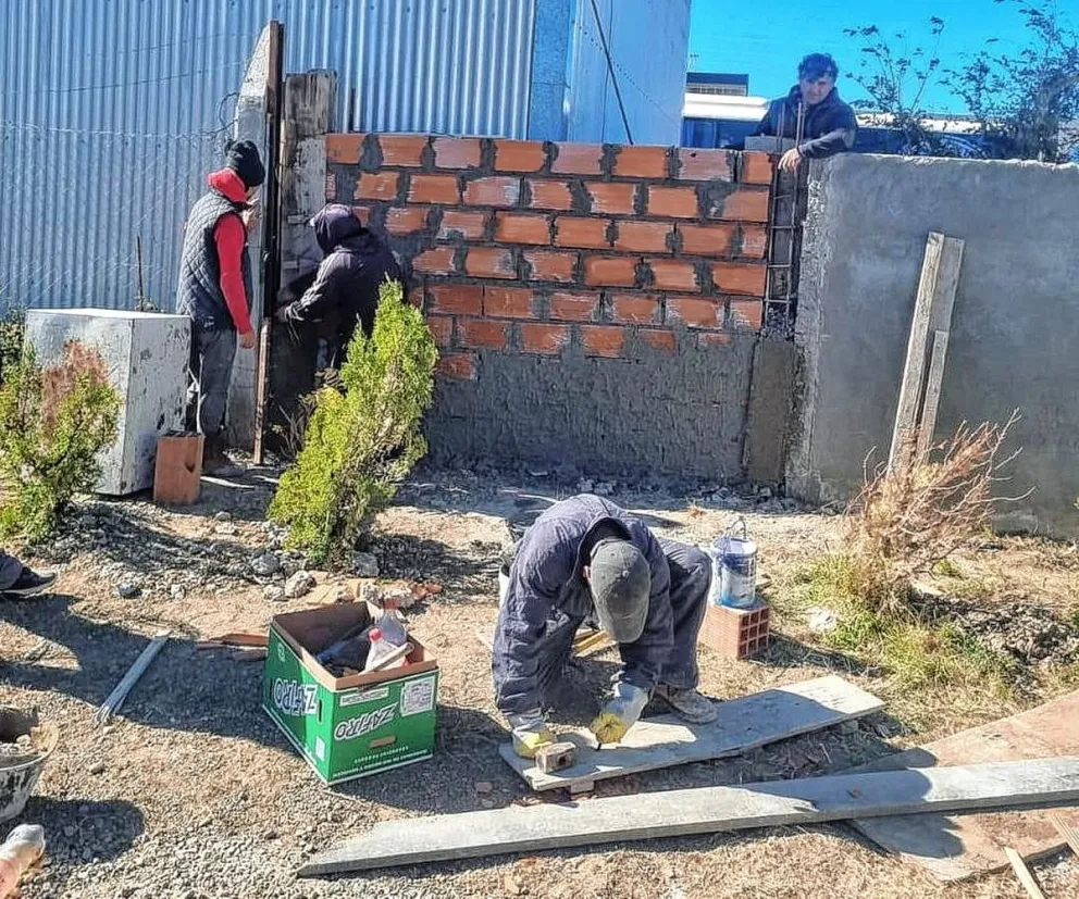 Trabajo solidario en favor de la comunidad educativa del jardín 421